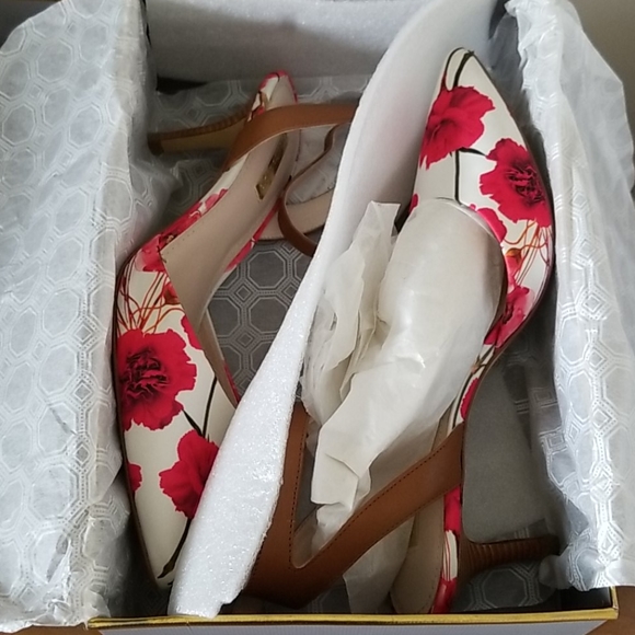 EUC Louise at Cie Lo-Esperance Ankle Strap Heels - Picture 3 of 7